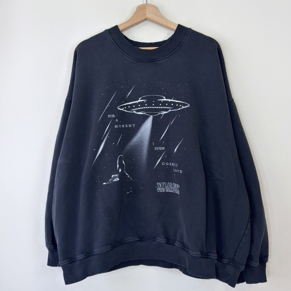 Taylor Swift Eras Tour Cosmic Love Official Merch Black Crewneck Sweatshirt XXL